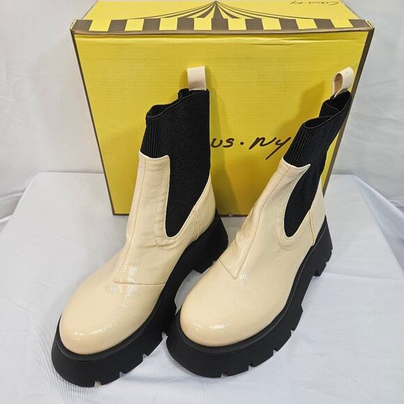 NIB Circus Sam Edelman Leslie Chunky Lug Sole Chelsea Ivory Round Toe Bootie 8.5 - Picture 2 of 10